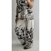 Itāļu ražotāja NEW COLLECTION : Viegla ,brīvi krītoša auduma bikšu kostīms : ,izmērs universāls 42-44-46 ( piena balts + melni un pelēki toņi))