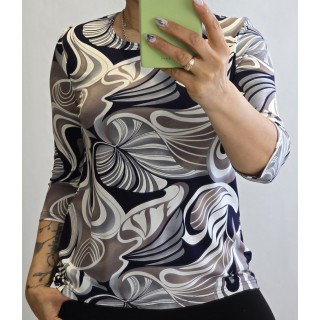 Elastīgs viskozes trikotāžas krekliņš ,izmērs 4XL - 48