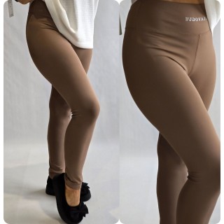 MUST : Izmērs 42-44  Superīgi ,ļoti elastīgi ,gluda auduma legingi ,jostas vietā gumija  (camel)