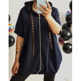 New Collection : Stilīga un ērta brīva griezuma jaka ar kapuci ,,sānos slēpta veida kabatas ,izmērs universāls 48-50-52 (tumši zila)