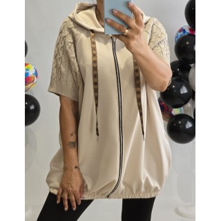 New Collection : Stilīga un ērta brīva griezuma jaka ar kapuci ,,sānos slēpta veida kabatas ,izmērs universāls 48-50-52 (bēša toņa)