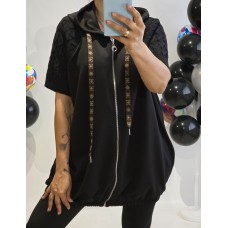 New Collection : Stilīga un ērta brīva griezuma jaka ar kapuci ,,sānos slēpta veida kabatas ,izmērs universāls  48-50-52 ( melna) 
